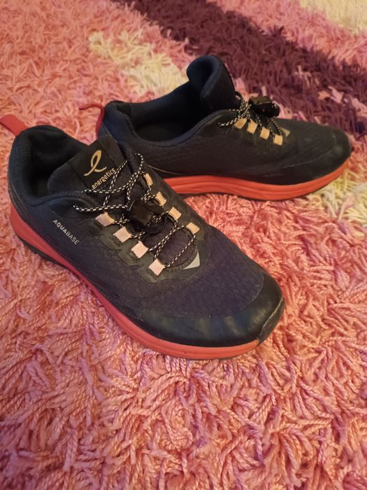 Продам кросівки 36р.