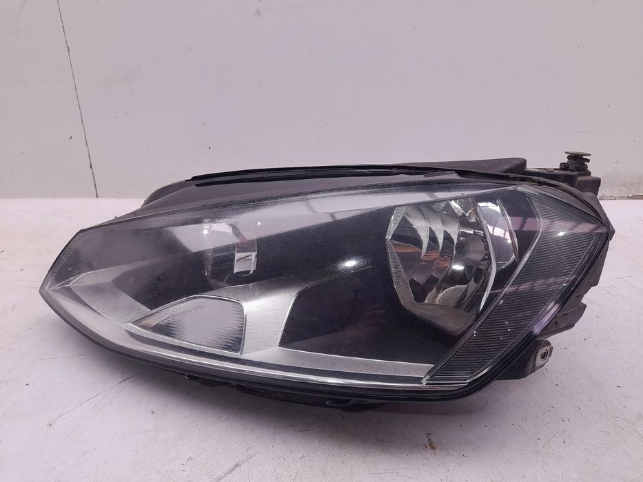 Ótica / farol esquerda VOLKSWAGEN Golf VII (5G1, BQ1, BE1, BE2)