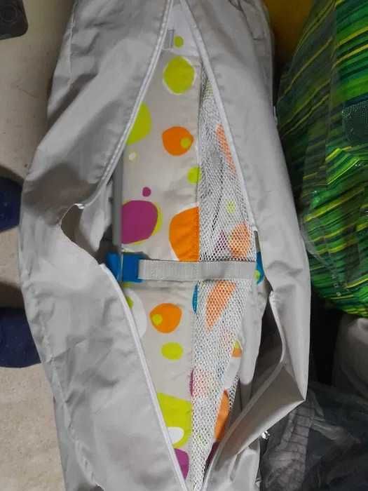 Cama de viagem com redutores em excelente estado