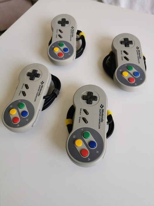 Original Super Nintendo Famicom Controllers64751783213827122
