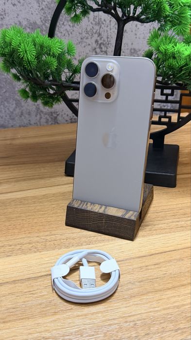iPhone 16 pro  мах на 256 гб  є ОБМІН