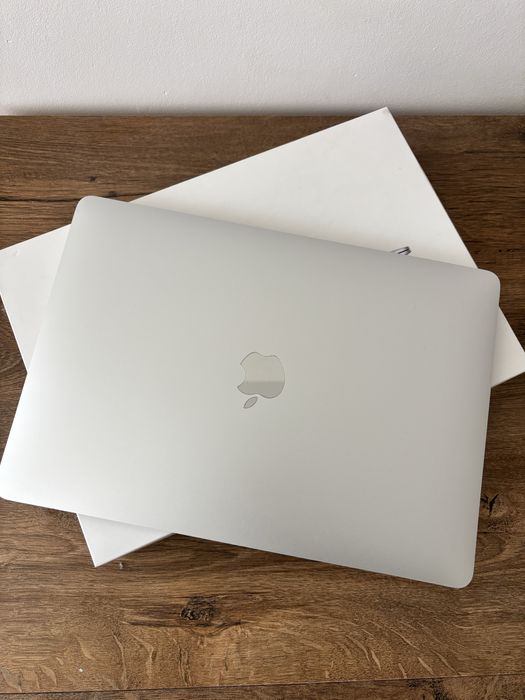 MacBook Air 2020 *przerywajacy touch pad*