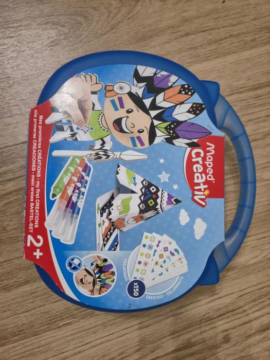 Vários brinquedos de criança