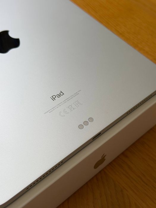 iPad Air 4 , silver 64gb