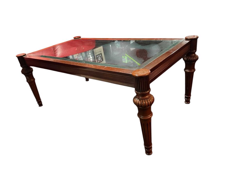 Mesa de Centro Clássica em Madeira Maciça com Vidro