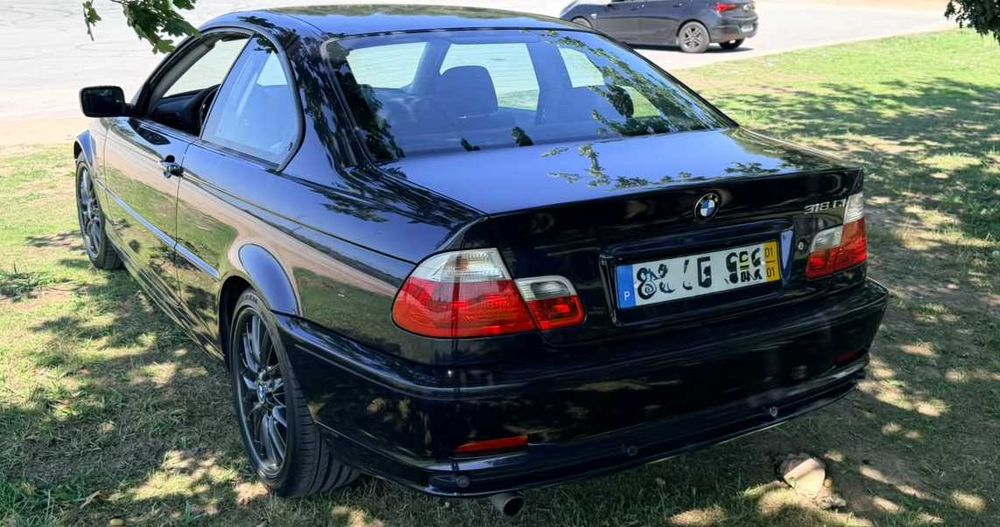 BMW 318Ci Coupé de 2001, NACIONAL  com 218.349 km  caixa automática. ACEITO RETOMAS