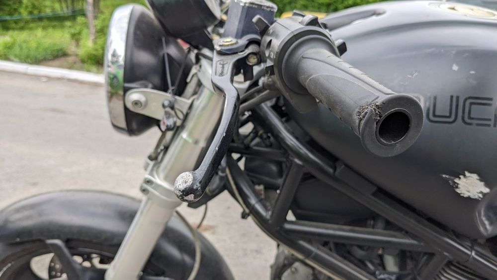 Ducati Monster 695