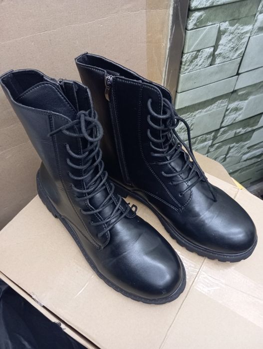 Botas pretas novas 42