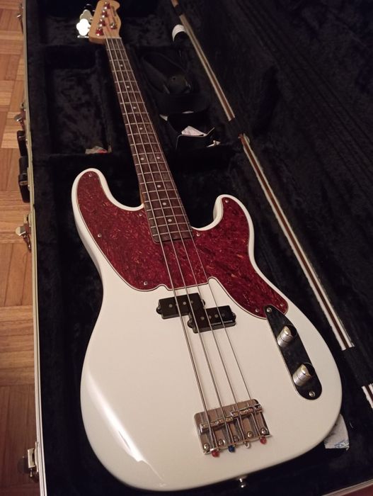 Fender squier Precision bass Mike Dirnt