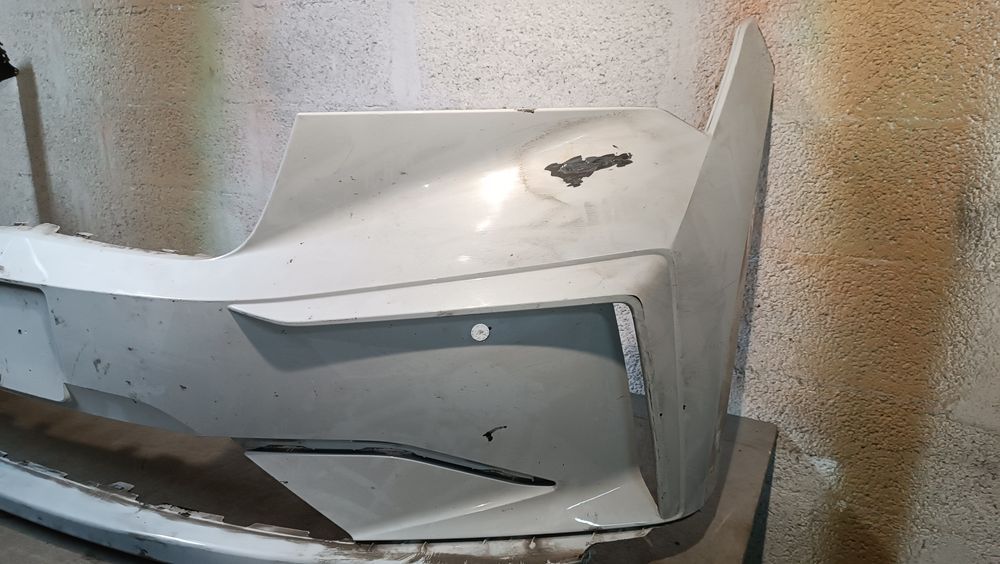 Vendo parachoque de frente scoda enyaq ano 2019/21