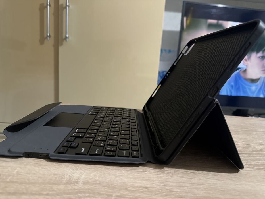 Чохол-клавіатура AIRON Premium Ipad Pro