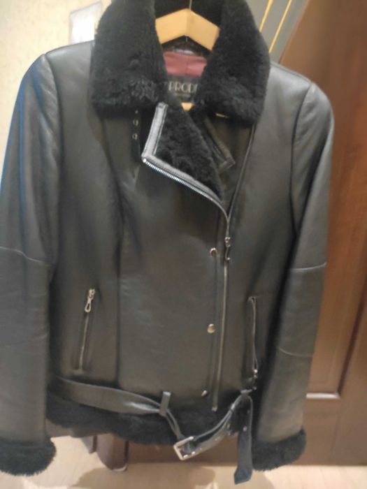 Продається шкіряна жіноча зимова куртка p.44-46.
