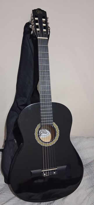 Violao preto com capa