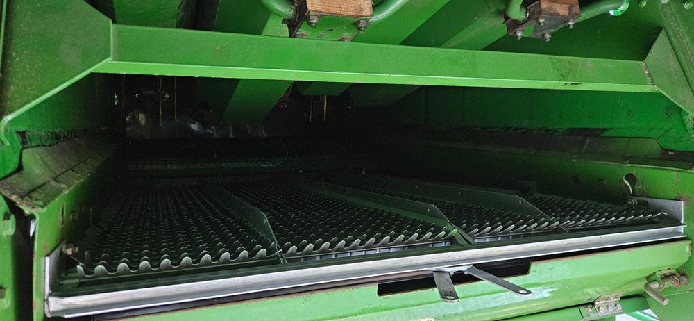 Комбайн зернозбиральний John Deere 1042 2.6m