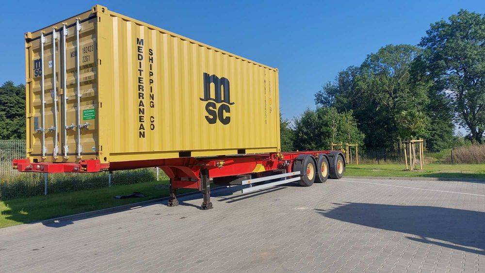Naczepa pod kontenery morskie