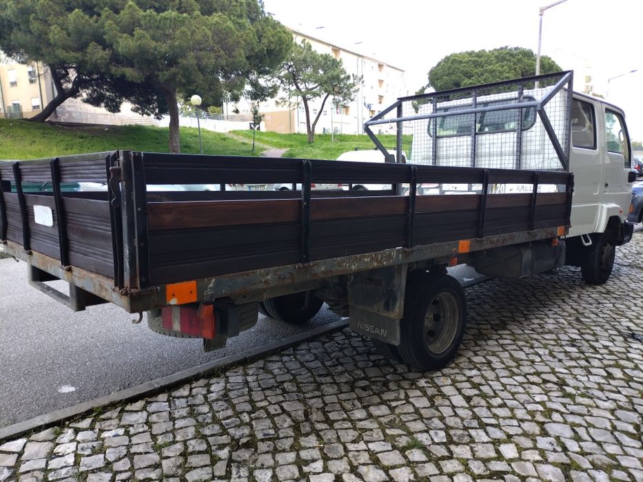 Nissan Cabstar E 110 6 lugares
