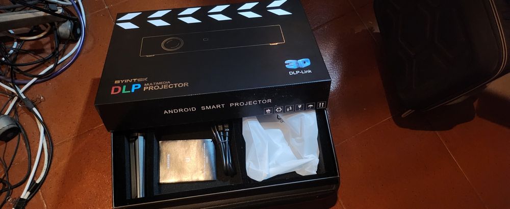 Projetor Smart Android Byintek 3D