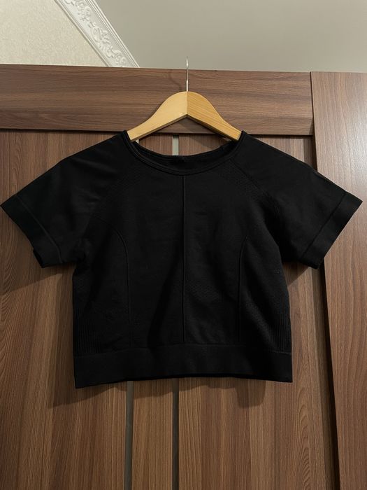 Спортивна футболка