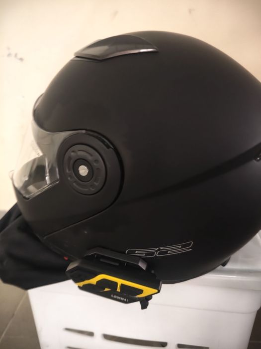 Dois capacetes L52 FF370 com intercomunicador