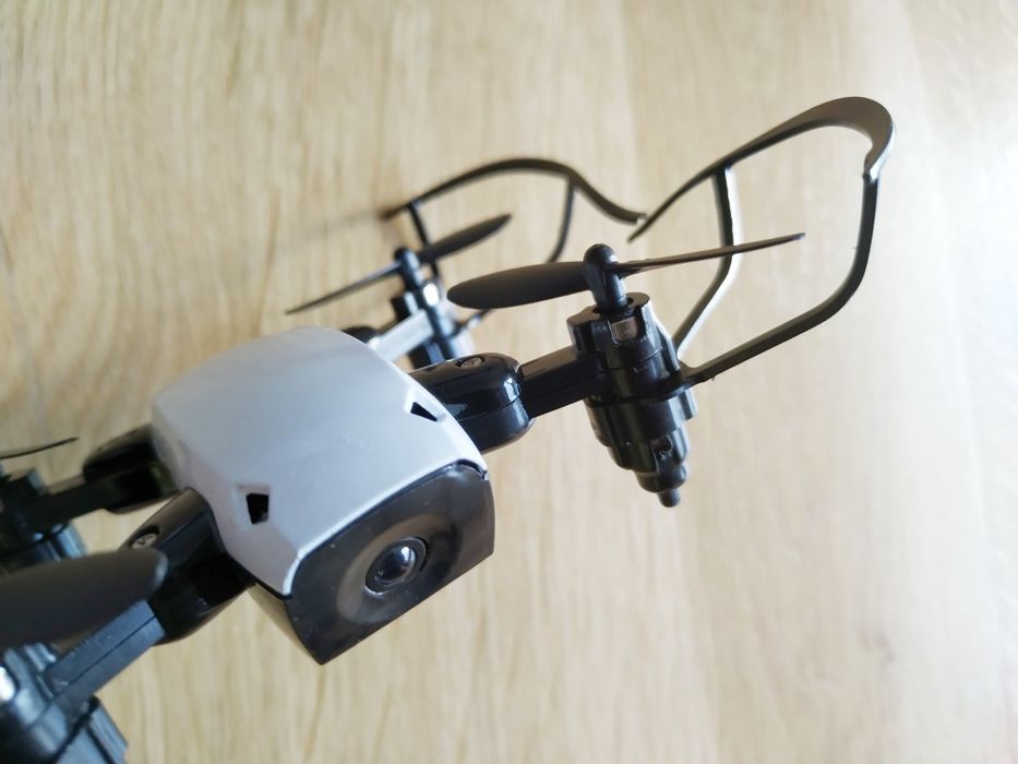 Mini dron składany, ładowany