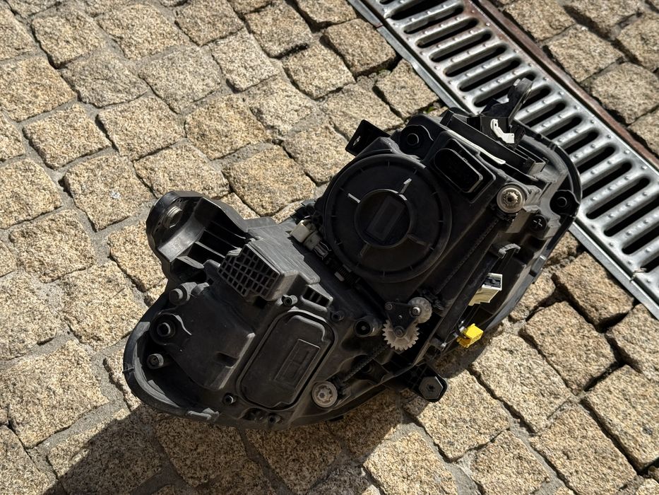 Farol LED Mercedes CLS C257