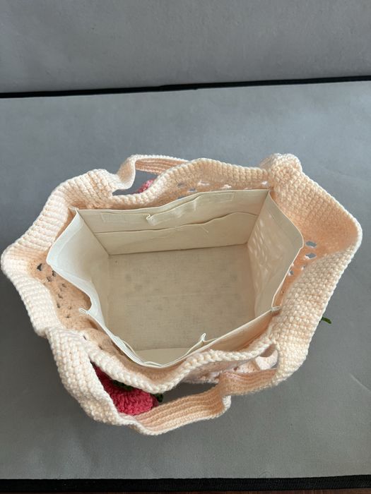 Mala de Croché Feita à Mão – Única e Estilosa!