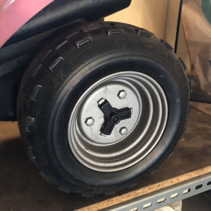 Smoby Quad Dla Dziewczynki na akumulator