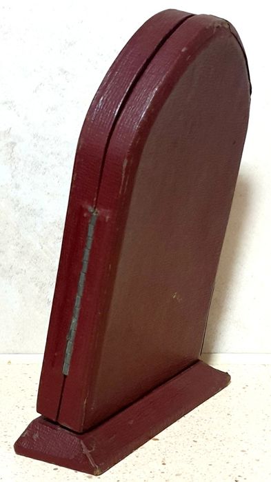 Antigo altar de viagem com lindo crucifixo em prata portuguesa