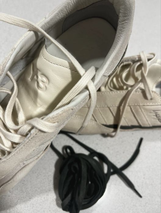 Adidas Y-3 edição especial.