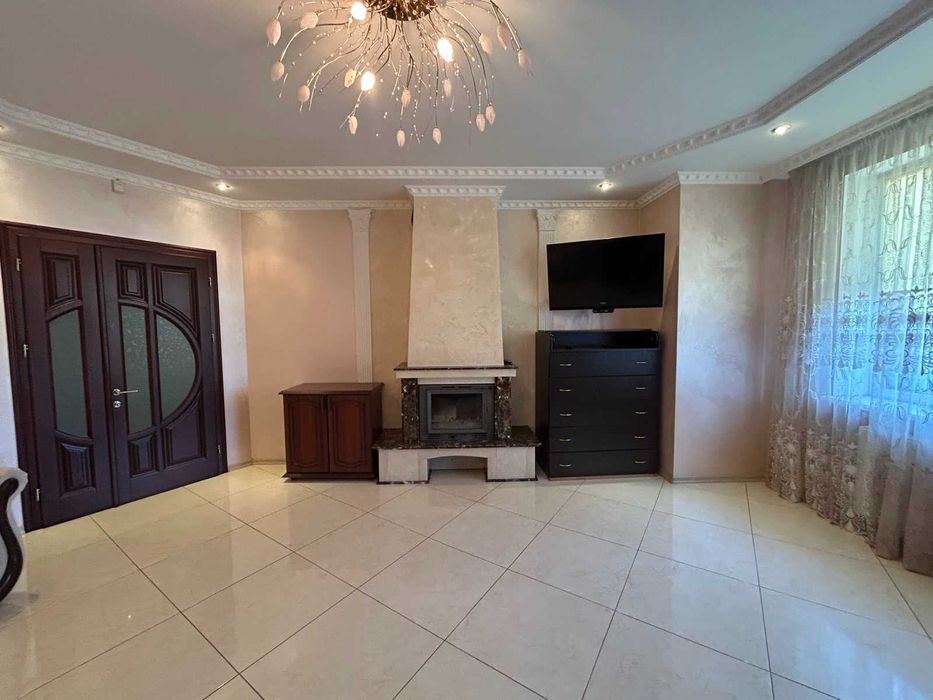 ПРОДАЖ Будиноку  з ЯКІСНИМ  ремонтом та меблями!!!