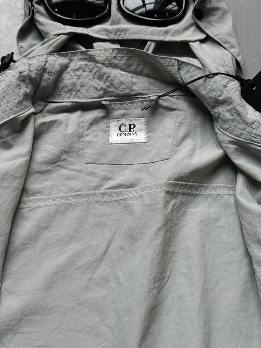 Вітровка нейлонова C.P. COMPANY з овальними лінзами