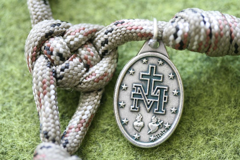 różaniec wojownika szary paracord