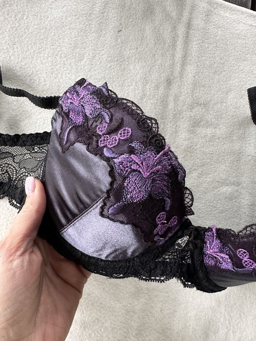 Biustonosz Aretuza r. 65C,65D (122)