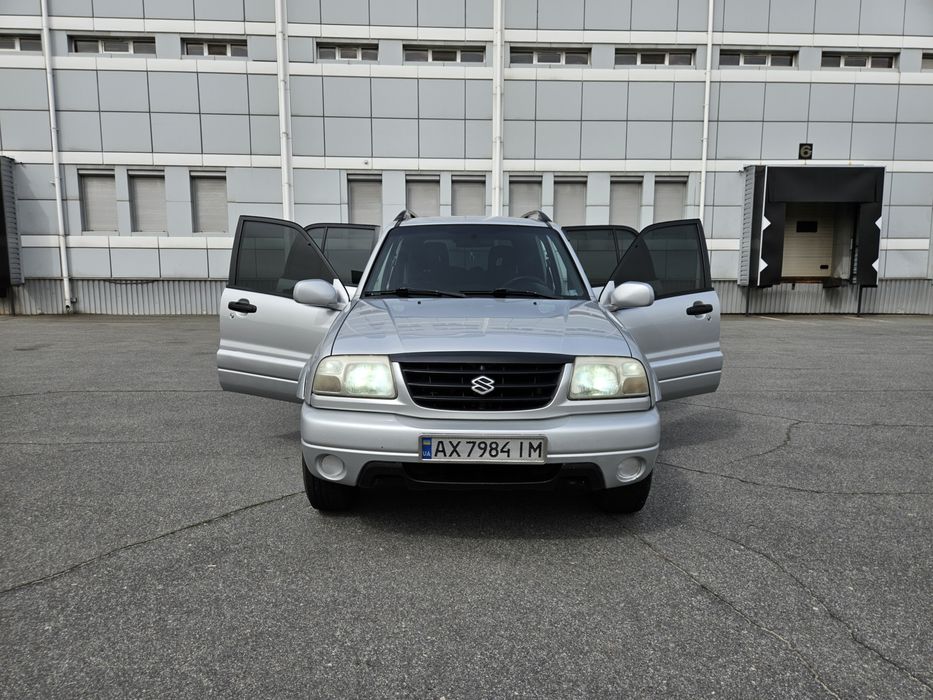 Suzuki Grand Vitara 2.0 бензин 2003