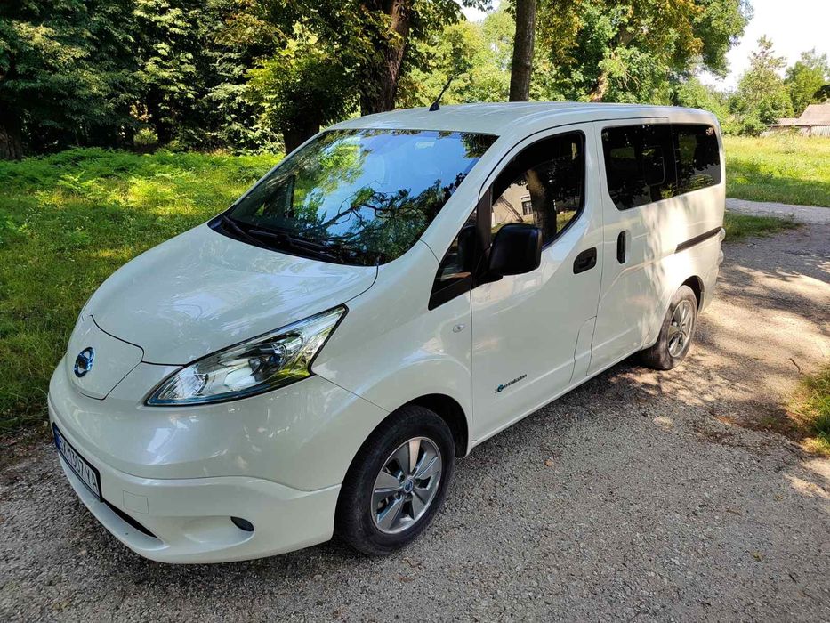 Nissan ENV200 25 кВт, 7 місць, вебасто