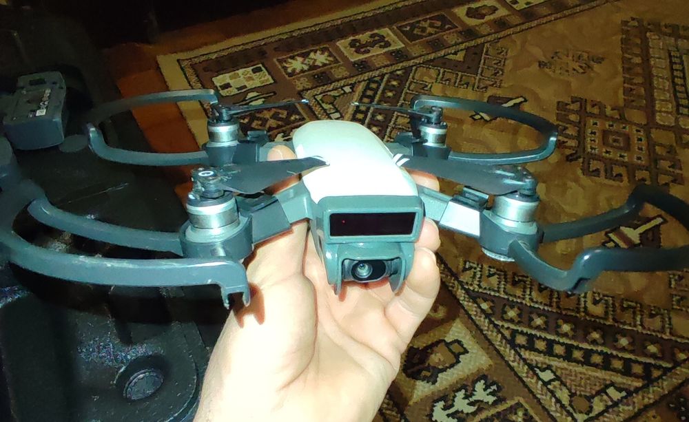 Квадро коптер dji spark