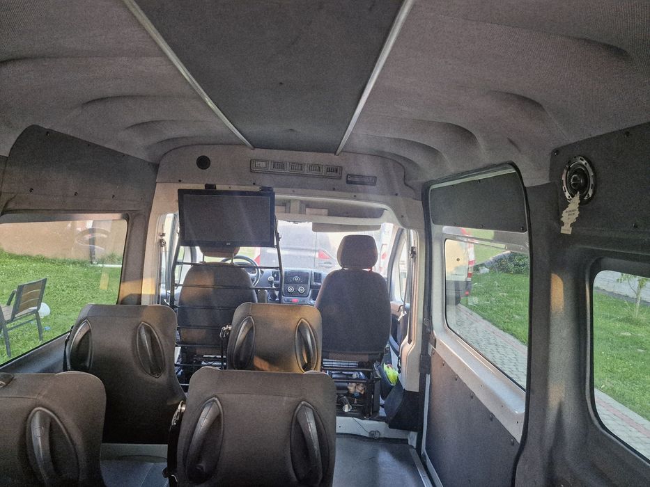Peugeot Boxer 9 osobowy bus 2013
