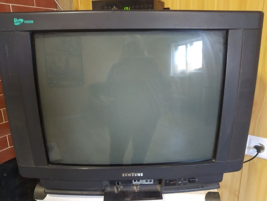 Телевизор самсунг