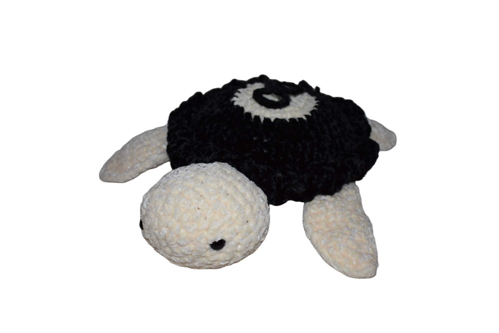 żółw HANDMADE czarna bila robiony na szydełku