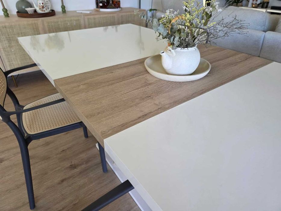 Mesa de Refeições para Sala de Jantar completamente nova, 3 meses de uso