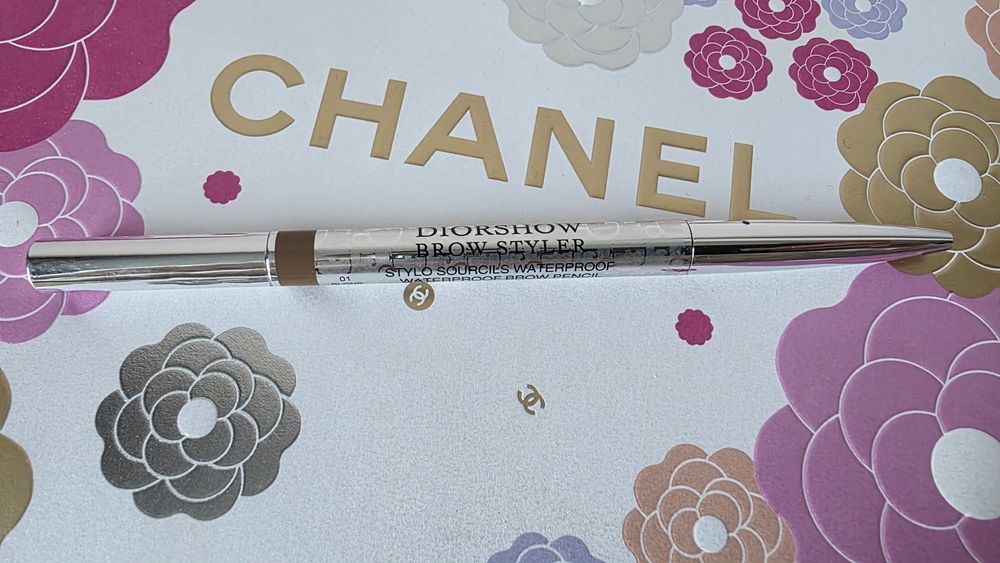 Dior kredka do brwi Diorshow Brow stylem 01 blond