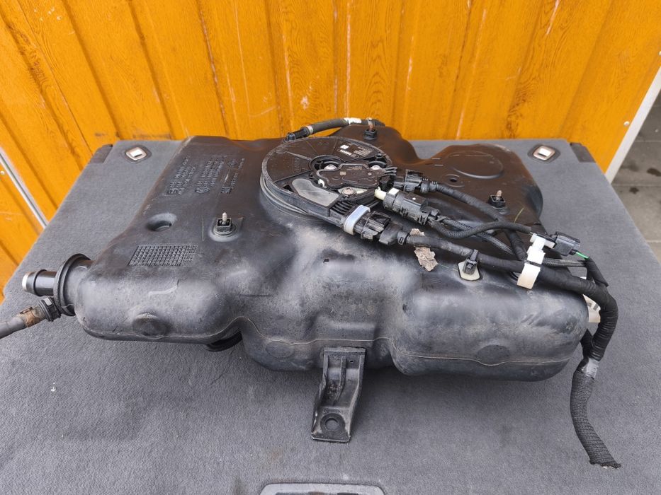 RENAULT TRAFIC III 1.6 dCi Zbiornik Pompa Komplet AdBlue F-vat