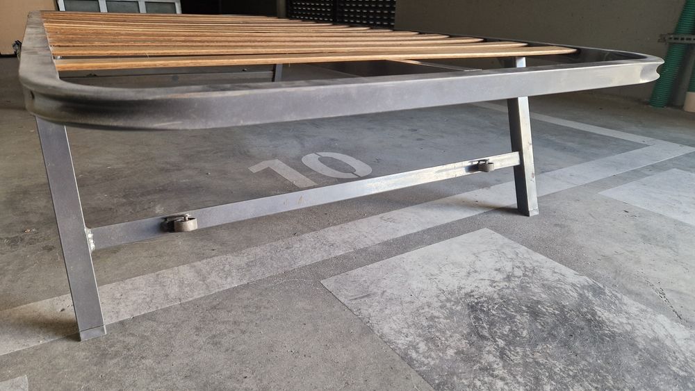 Sommier 190cm de comprimento x 90cm de largura