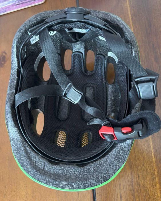 Hulajnoga trójkołowa Scoot and Ride + Kask Abus