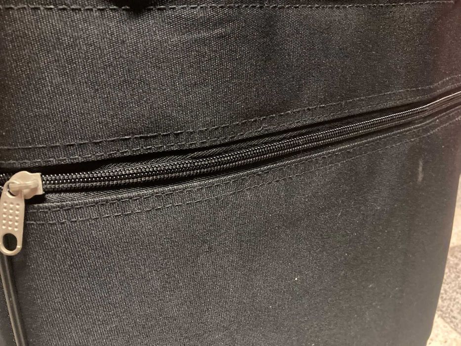 Mala de Viagem Preta com Rodas