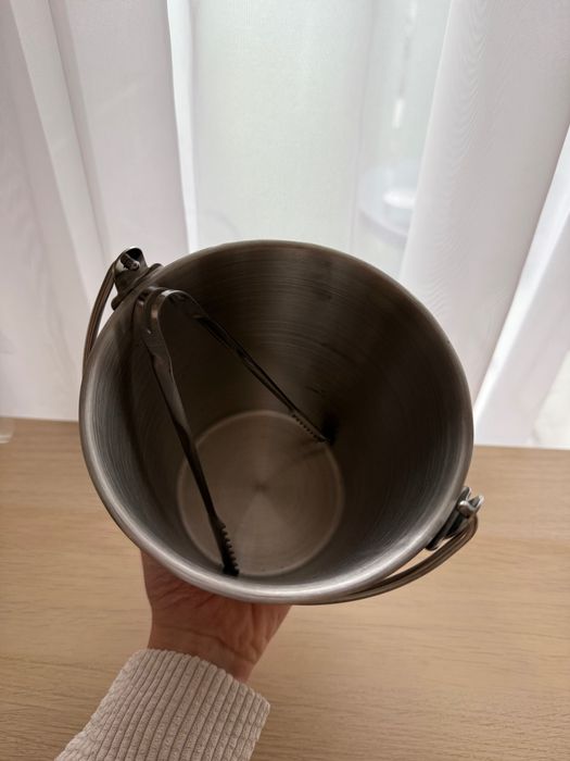 Wiaderko na lód ze szczypcami