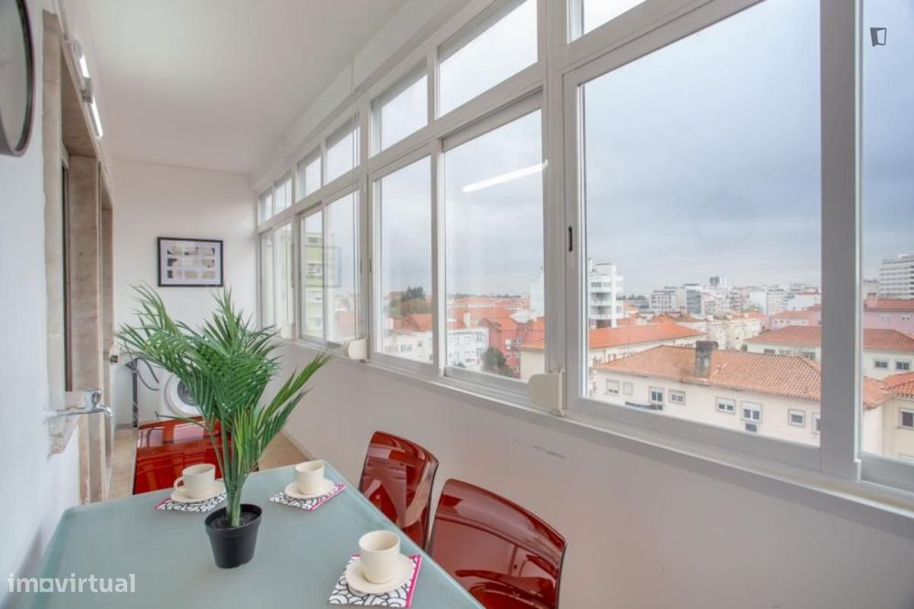 Apartamento com 4 quartos - localizado em Alvalade Lisbon