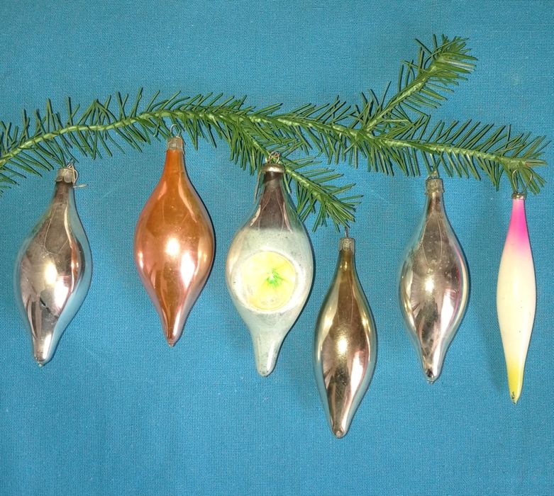 Новорічні іграшки