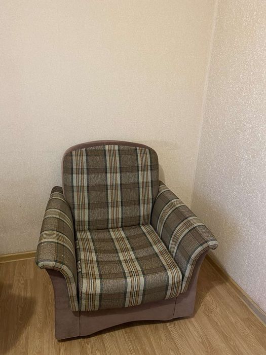 Продам 2 крісла.