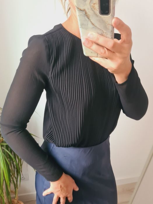 Czarna bluzka z plisowanej tkaniny Michael Kors